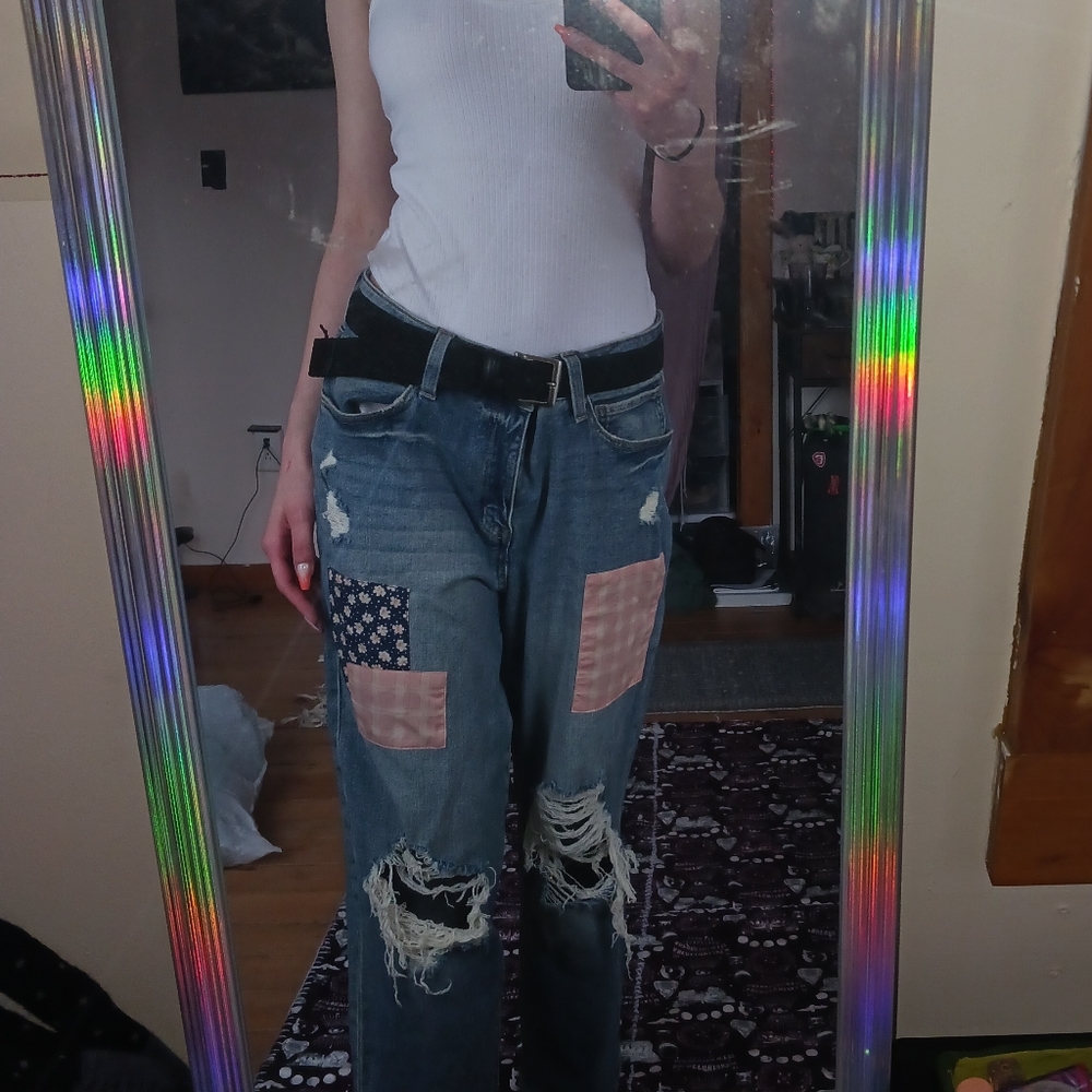 WOMAN'S HIGH RISE BLUE RIPPED PATCHWORK JEANS - Picture 2 of 11